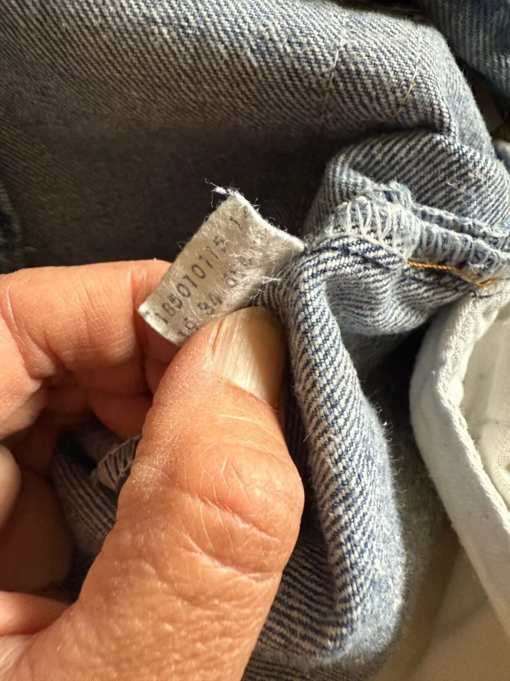 Vintage Levi’s 501 Jeans 18501‑0115 Straight Leg – Button Fly - Picture 7 of 11